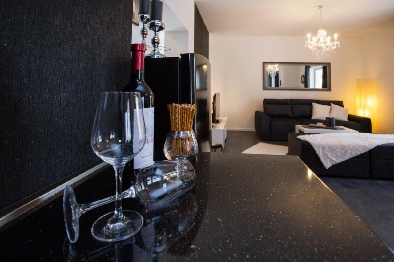 Ferienwohnung Tip Deluxe Podstrana Exterior foto