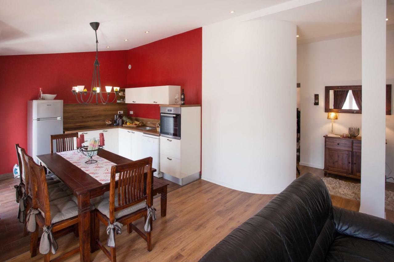 Ferienwohnung Tip Deluxe Podstrana Exterior foto
