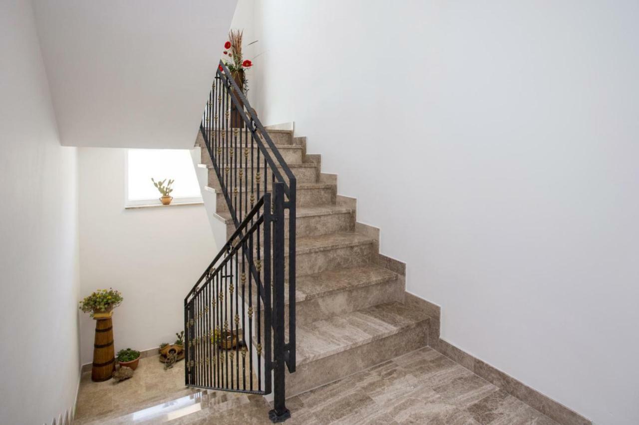 Ferienwohnung Tip Deluxe Podstrana Exterior foto