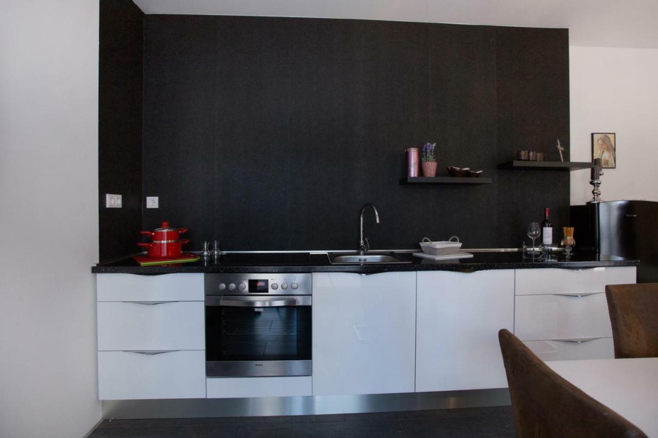Ferienwohnung Tip Deluxe Podstrana Exterior foto