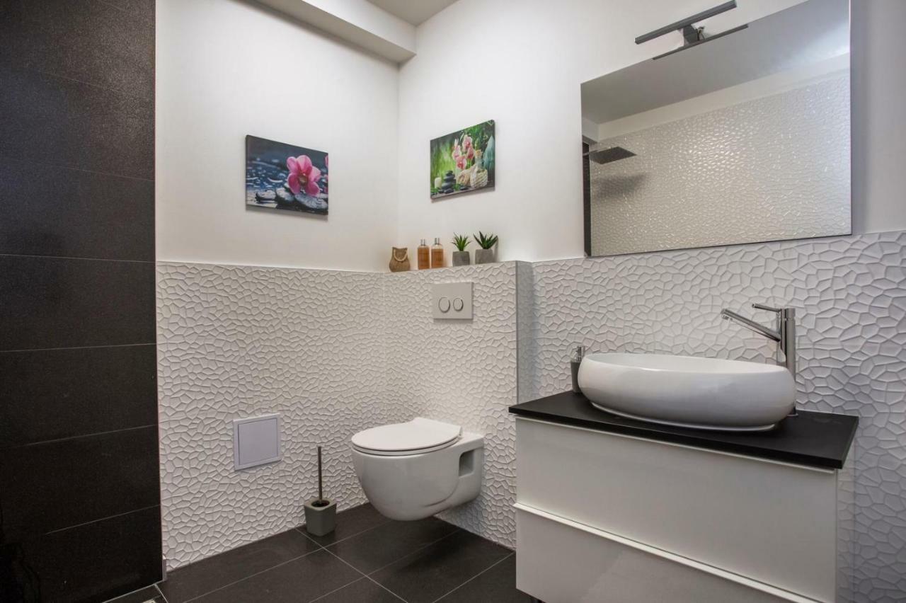 Ferienwohnung Tip Deluxe Podstrana Exterior foto
