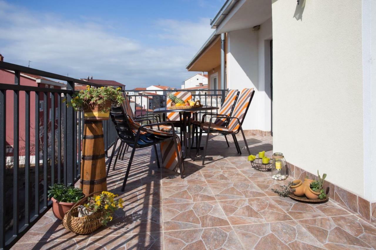 Ferienwohnung Tip Deluxe Podstrana Exterior foto